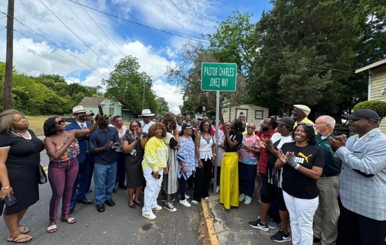 Street Signs Honoring Pastor Charles Jones Unveiled on Plant Street in Macon