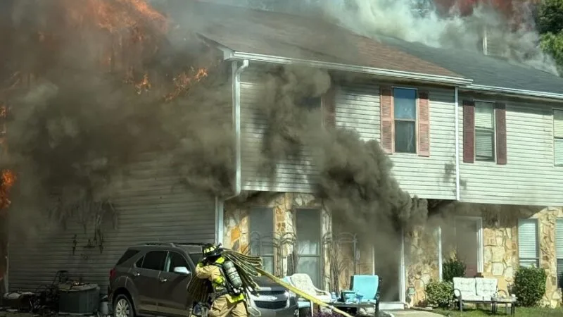 Firefighters Contain Commercial Blaze in Powder Springs, GA