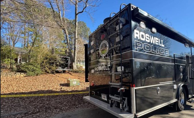 Officer Injured, Suspect Killed in Officer-Involved Shooting in Roswell