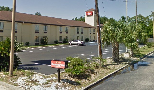 Man Arrested After Kicking in Door, Attacking Tenant and Child at Glynn County Motel