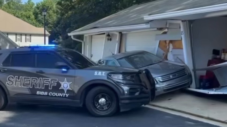 Woman Wanted in Glynn County Crashes Stolen Car After Domestic Assault in Bibb County Woman Wanted in Glynn County Crashes Stolen Car After Domestic Assault in Bibb County