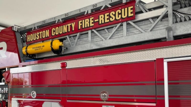 Man Dies in Warner Robins House Fire; Firefighter Injured During Rescue