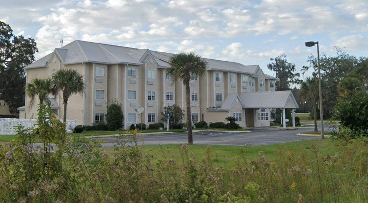 Woman Arrested After Stabbing at Brunswick Hotel, Police Say Woman Arrested After Stabbing at Brunswick Hotel, Police Say