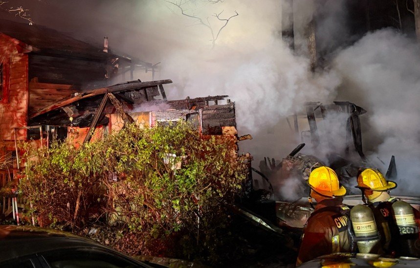 Woman Dies in Early-Morning House Fire in Snellville