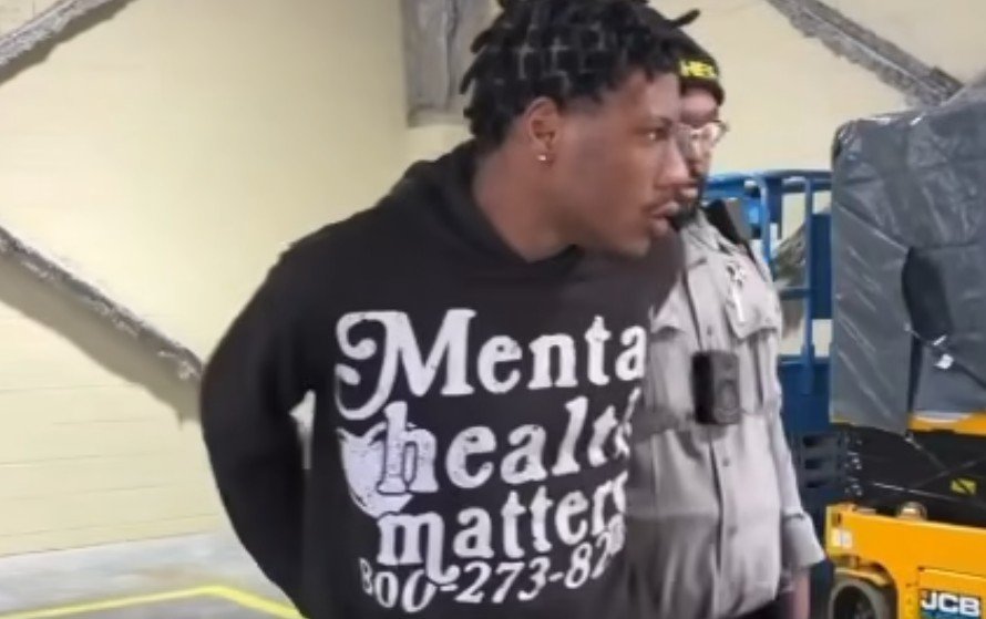 18-Year-Old Arrested After Domestic Violence Call in Macon