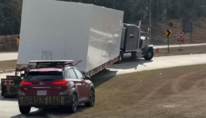 Oversized Load Shifts on I-75 North Ramp in Macon, Causing Temporary Closure at Eisenhower Parkway