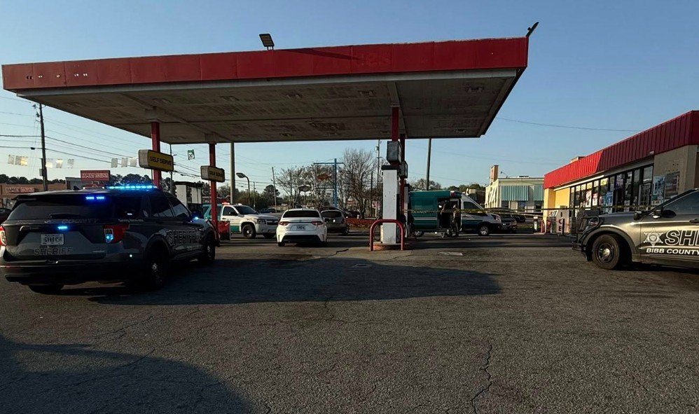 Two Shot in Macon, Victims Found at Pio Nono Avenue Gas Station After Fleeing Scene