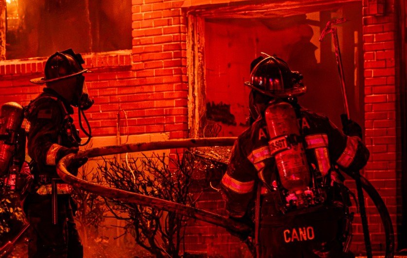 Atlanta Firefighters Contain Dangerous Dual Apartment Fires in Northwest Atlanta