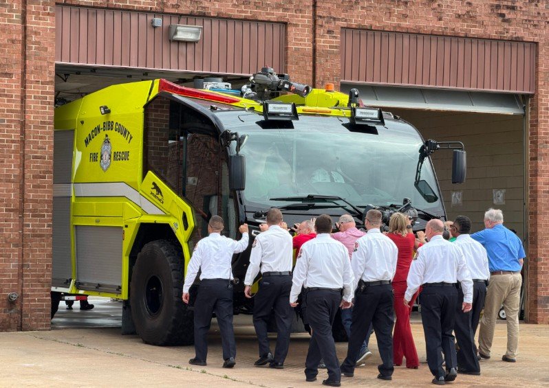 Middle Georgia Regional Airport Unveils New ARFF Fire Truck with Push-In Ceremony