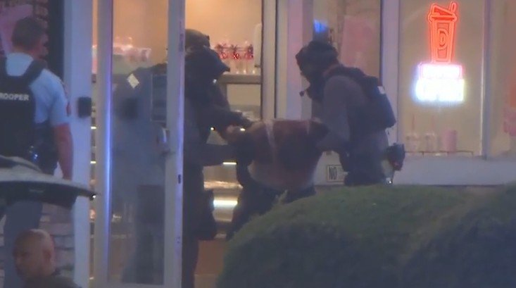 Armed Suspect Barricades Himself Inside Newnan Dunkin’, Fires Shot at Officers Before Arrest