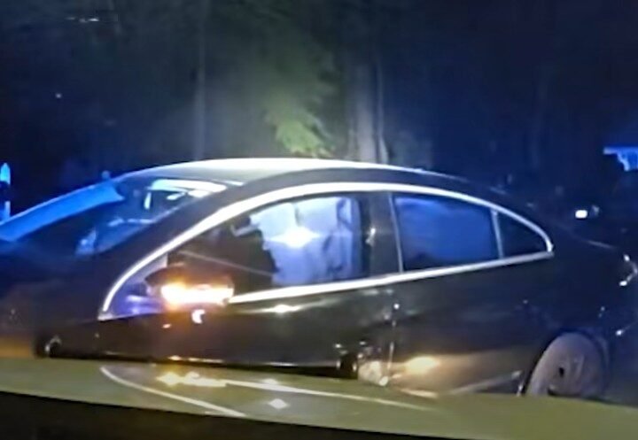 Gwinnet County Officer Disarms Own Taser During Wooded Fight with Fleeing Drive