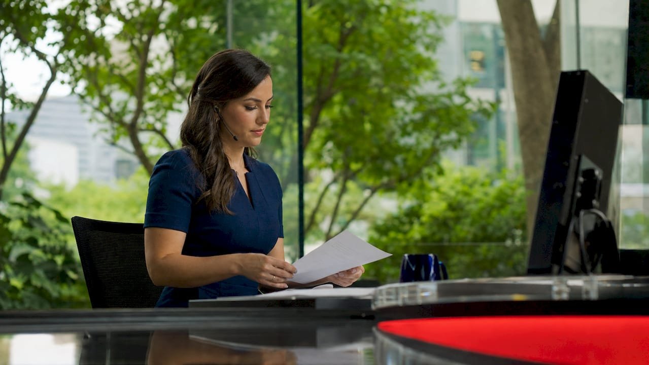 What Is Live News Coverage and Why It Matters