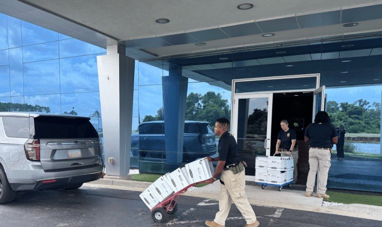 GBI Executes Search Warrant at Baxley Home Center in Multi-State Fraud Investigation