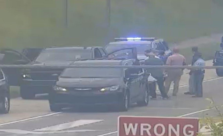 Wanted Man Dies After Shooting Himself During I-75 Traffic Stop in Bartow County Wanted Man Dies After Shooting Himself During I-75 Traffic Stop in Bartow County